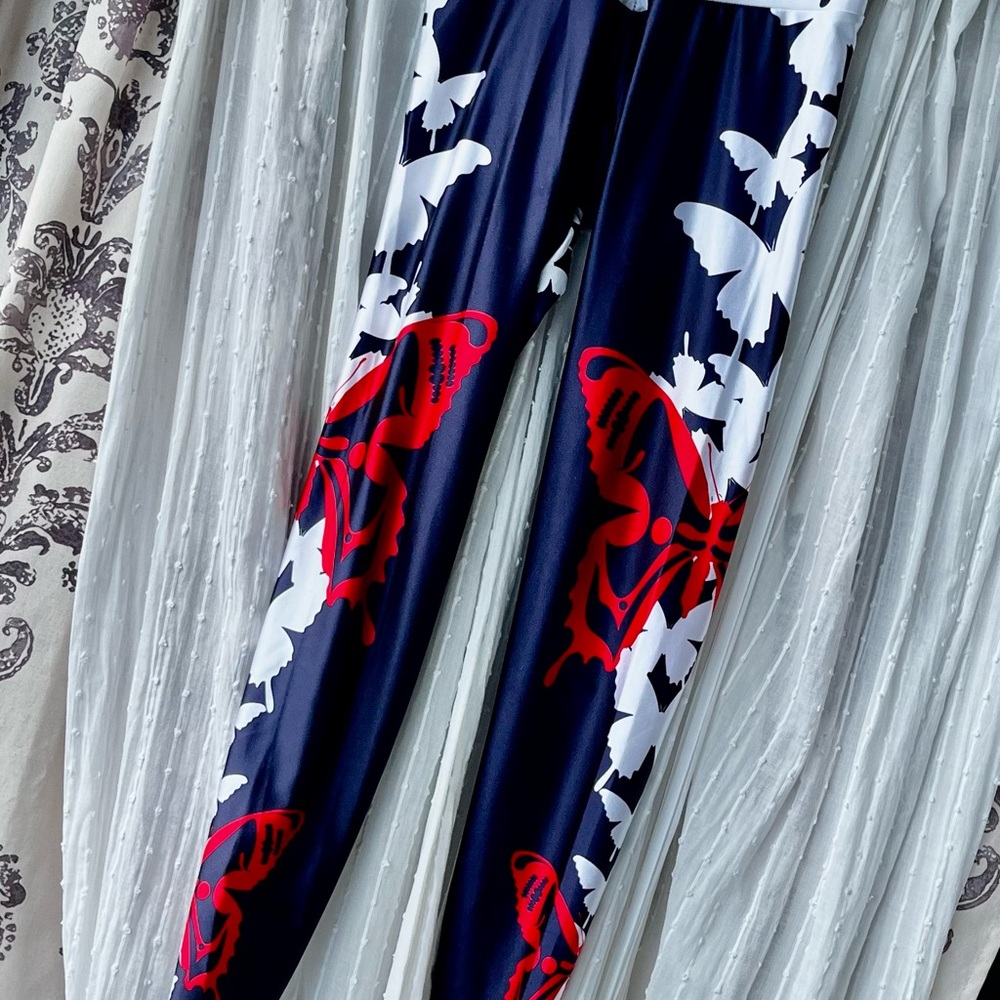 Bold Butterfly Pattern Leggings